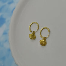 Load image into Gallery viewer, Gold Seashell Hoop Earrings