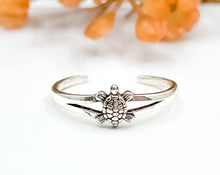 Load image into Gallery viewer, Turtle Toe Ring - Midi Ring