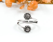 Load image into Gallery viewer, Double Sunflower Toe Ring