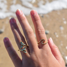 Load image into Gallery viewer, Gold Whale Tail Ring, Ocean Lover Gift, Beach Jewellery, Whale Jewellery