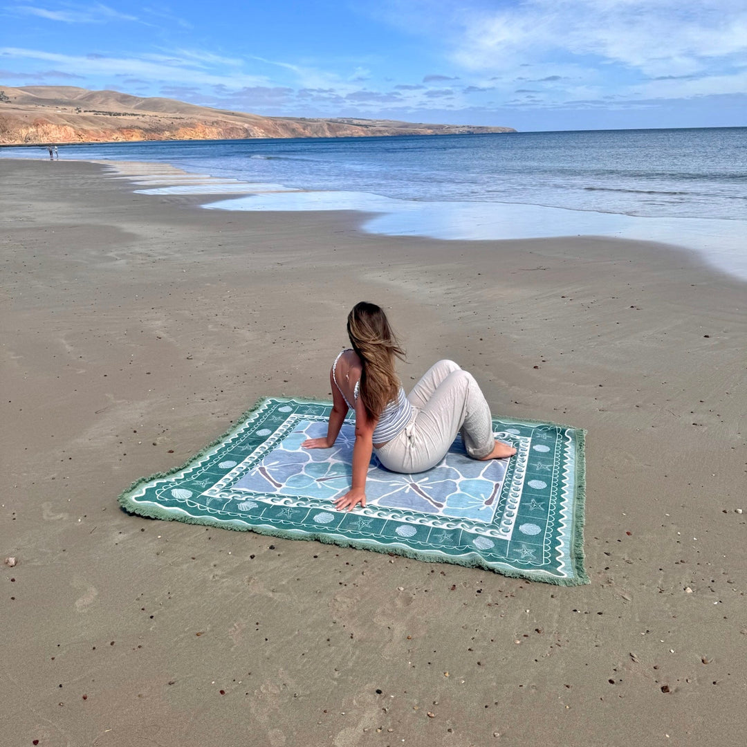 GREEN THROW RUG
