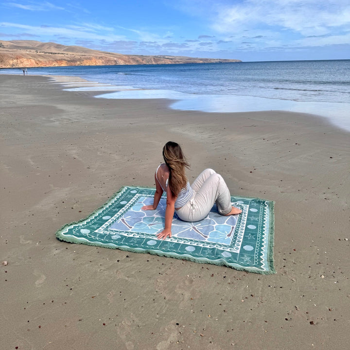 GREEN THROW RUG
