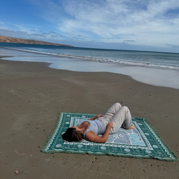 GREEN THROW RUG