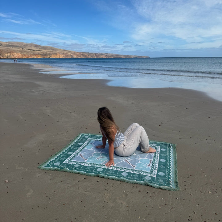 GREEN THROW RUG