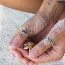 Load image into Gallery viewer, Mother of Pearl Manta Ray Ring