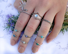 Load image into Gallery viewer, Green Opal Toe Ring - Midi Ring
