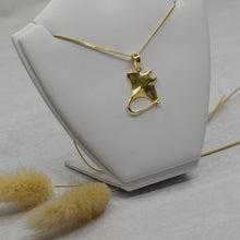Load image into Gallery viewer, Gold Stingray Necklace