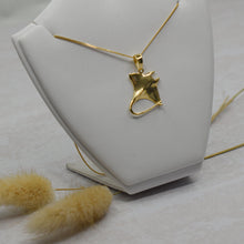 Load image into Gallery viewer, Gold Stingray Pendant