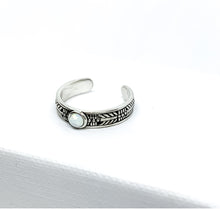 Load image into Gallery viewer, White Opal Patterned Toe Ring - Midi Ring