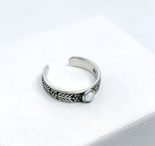 Load image into Gallery viewer, White Opal Patterned Toe Ring - Midi Ring