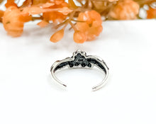 Load image into Gallery viewer, Three Flower Toe Ring - Midi Ring