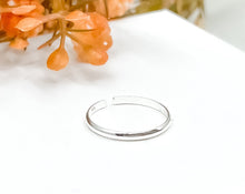 Load image into Gallery viewer, Dainty Fine Toe Ring - Midi Ring